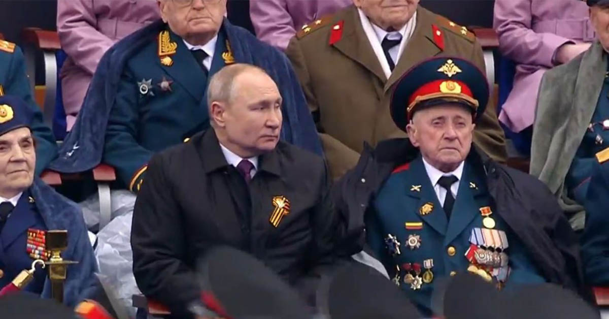 Сидевший с Путиным на параде Победы ветеран получил перелом нескольких ребер